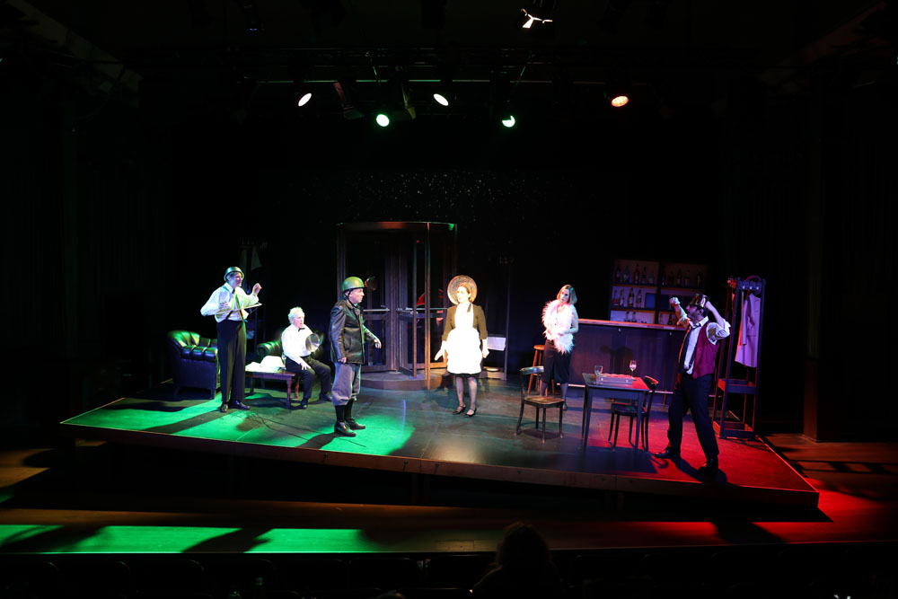 Der Weltunterganh, Metropoltheater